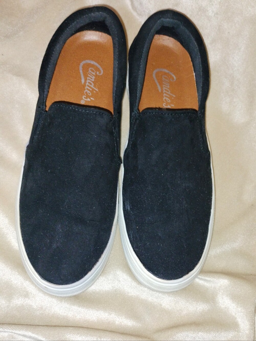 Candie's Women's Black Suede Slip-On Platform Sneaker. Size 8